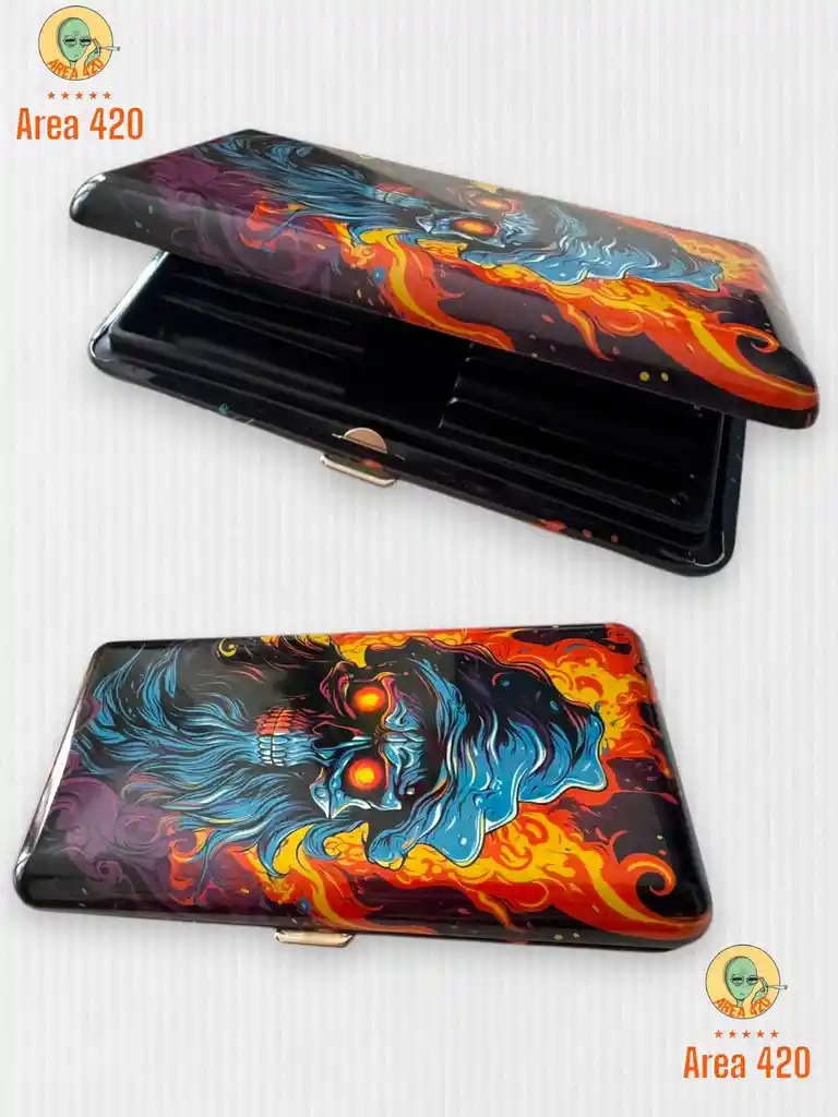¡estuche Protector "calavera En Llamas": Guarda Tus Cigarrillos Con Actitud De Área 420!