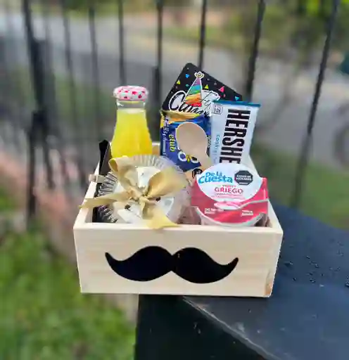 Desayuno Bigote Hombre