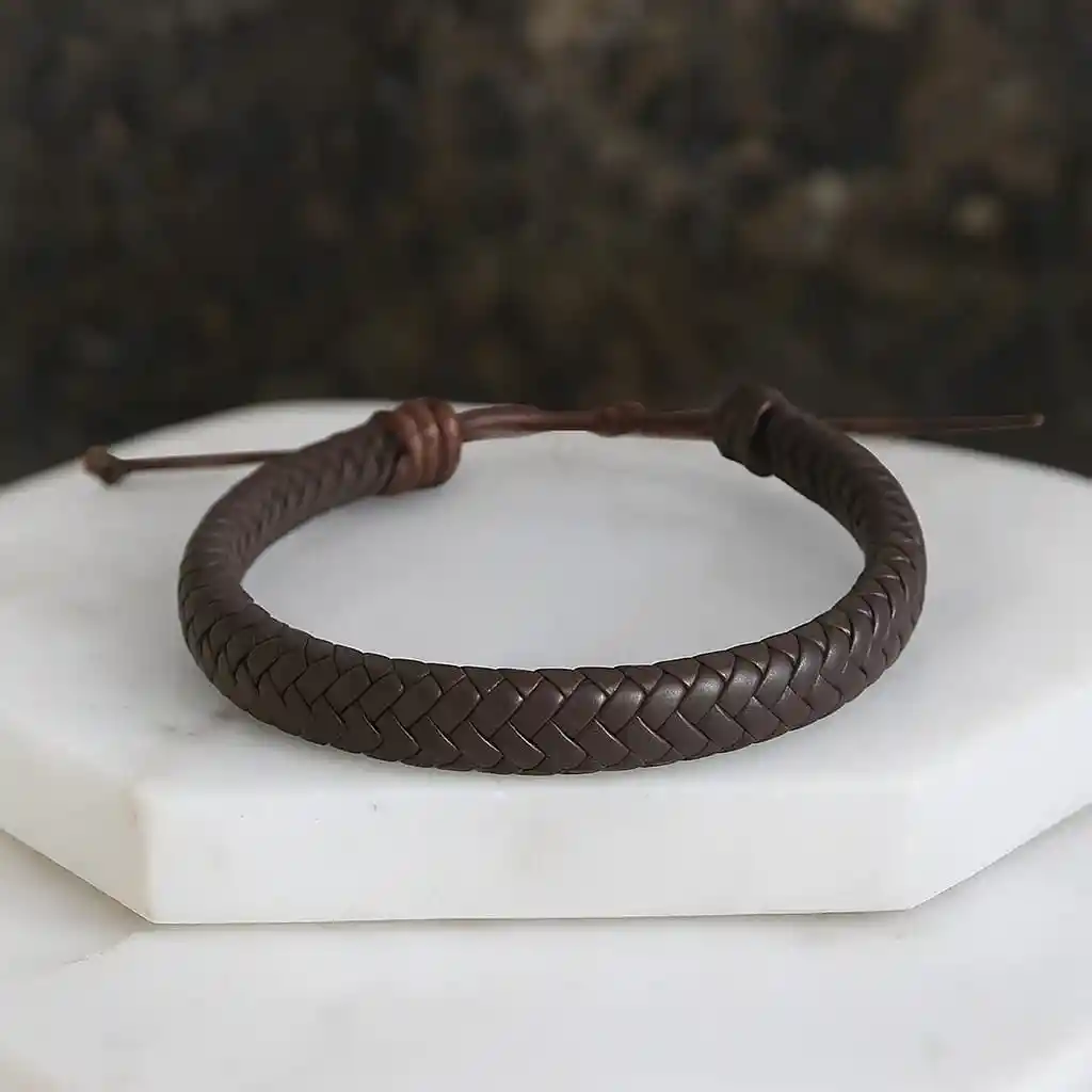 Pulsera Para Hombre En Cuero Trenzado Tono Cafe A Domicilio