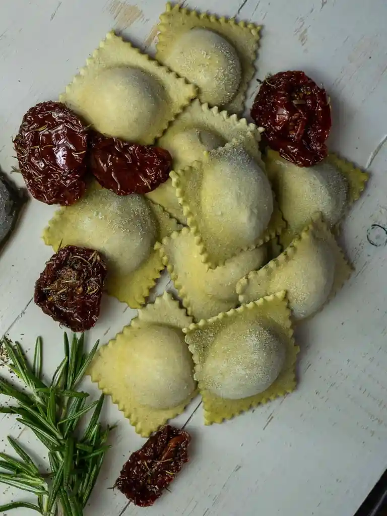 Ravioli De Tomates Secos Con Mozzarella Lartigano 400g