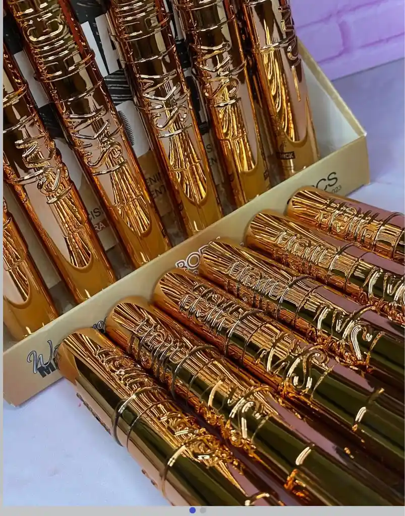 Mascara De Pestañas Negra Voluminizadora Sky Hgosh