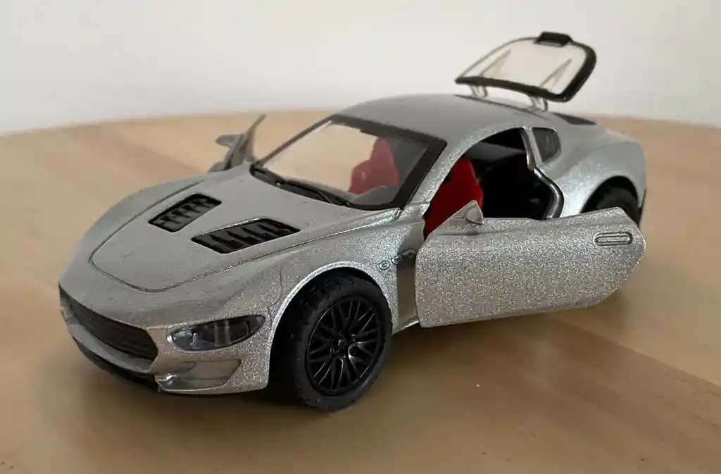 Vehículo Maserati Gran Turismo Edition Escala 1:32 Color Plateado
