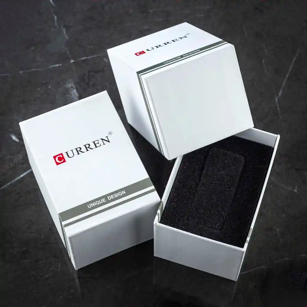 Reloj Análogo Curren Original 8274 Kreb491901 Acero Color Plateado Y Negro Para Hombre
