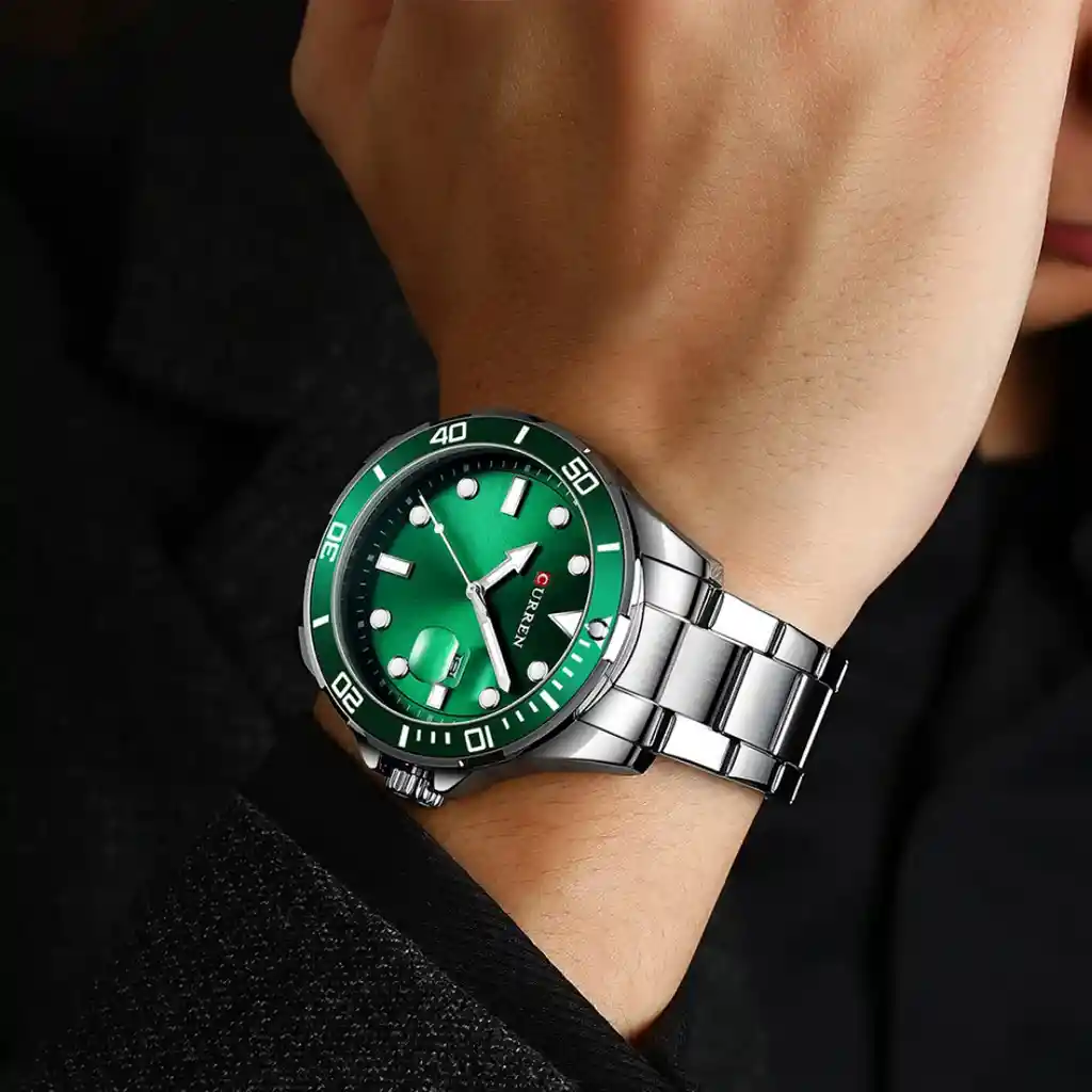 Reloj Análogo Curren Original 8274 Kreb491901 Acero Color Plateado Y Negro Para Hombre
