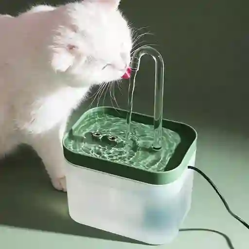 Fuente De Agua Para Mascotas Gatos 1.5 Litros