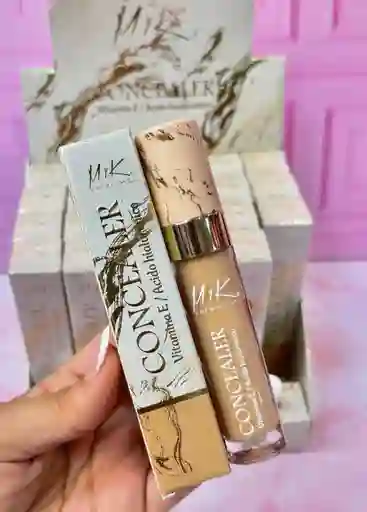 Corrector Para Rostro Cara Con Vitamina E Maquillaje Myk