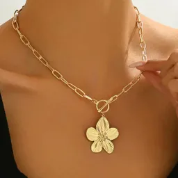 Cadena Flor Dorada