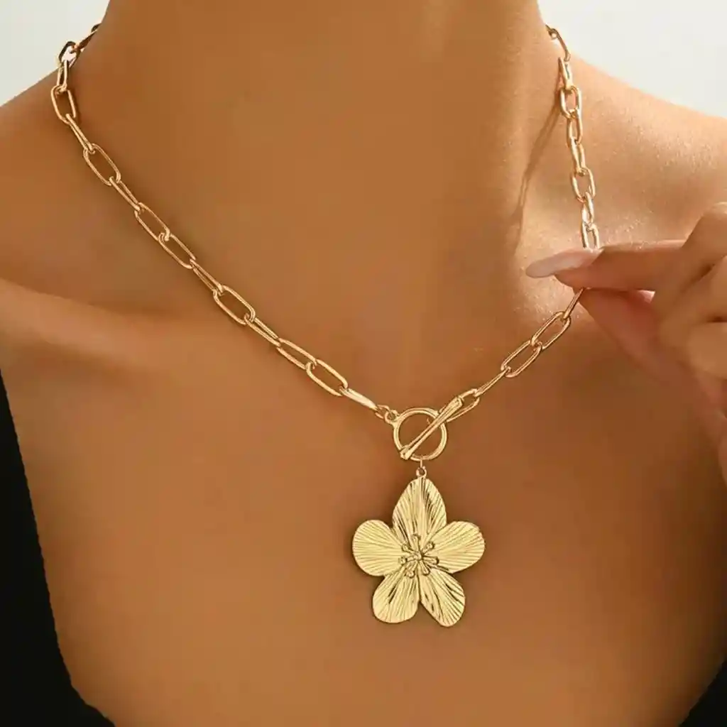 Cadena Flor Dorada