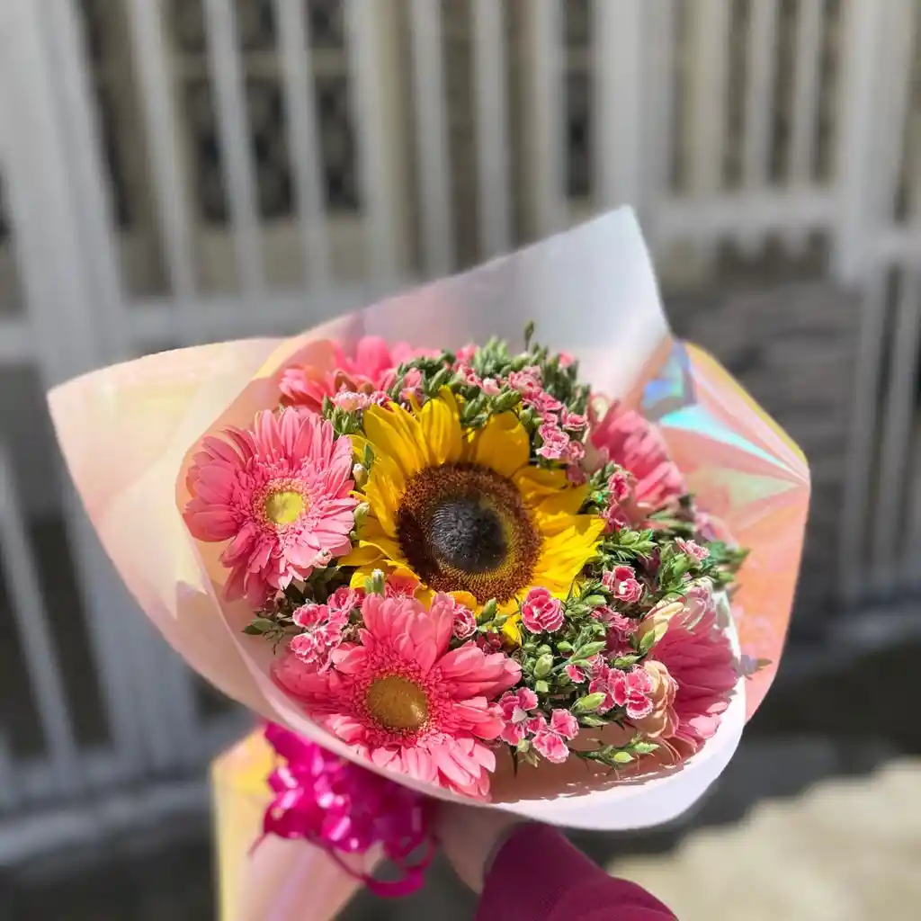 Flores De Gerberas Y Girasol