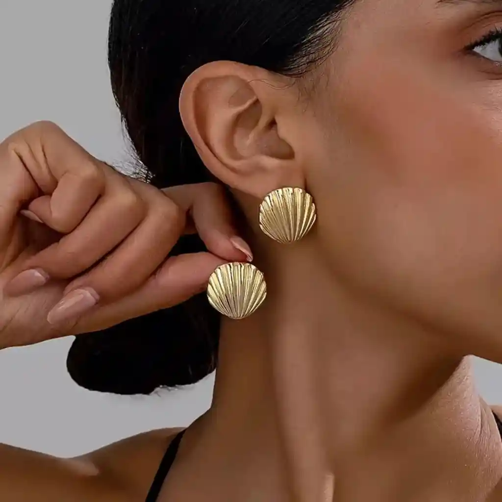 Aretes Concha Dorados