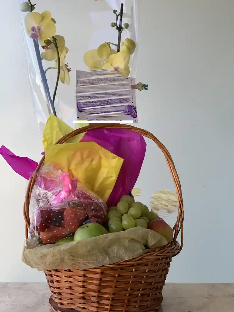 Arreglo Frutal Con Orquidea