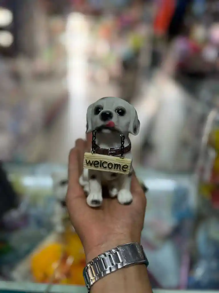 Figura Decorativa Lindo Perro Bienvenido Cerámica