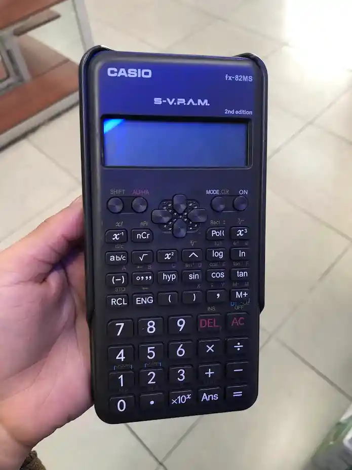 Calculadora Científica Negra Casio Fx-82ms Con 240 Funciones