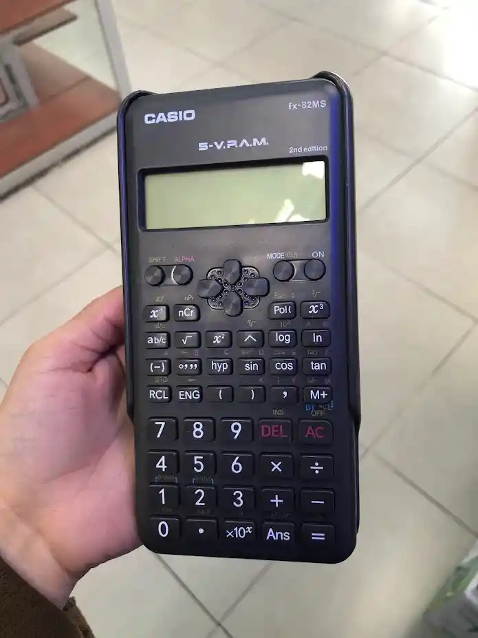 Calculadora Científica Negra Casio Fx-82ms Con 240 Funciones