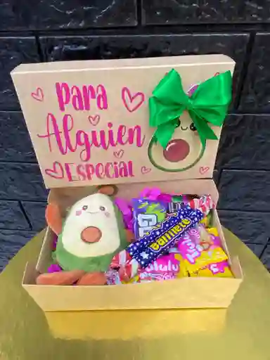 Caja Regalo Dulces Mas Llavero Aguacate