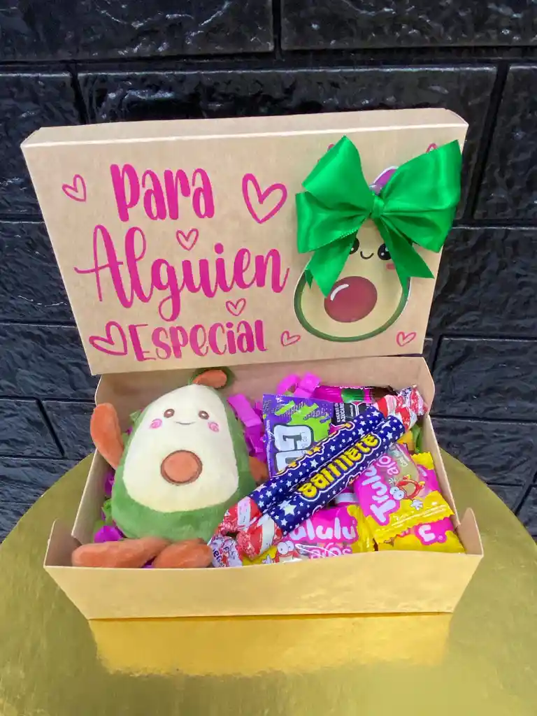 Caja Regalo Dulces Mas Llavero Aguacate