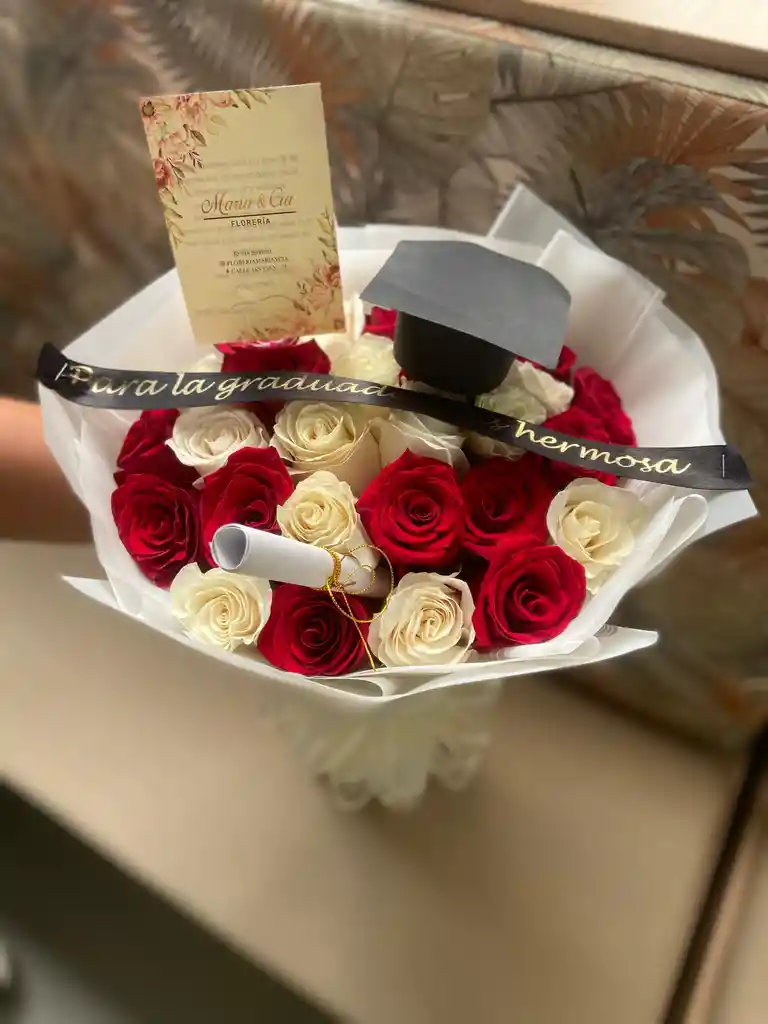 Bouquet Congrats Red & White