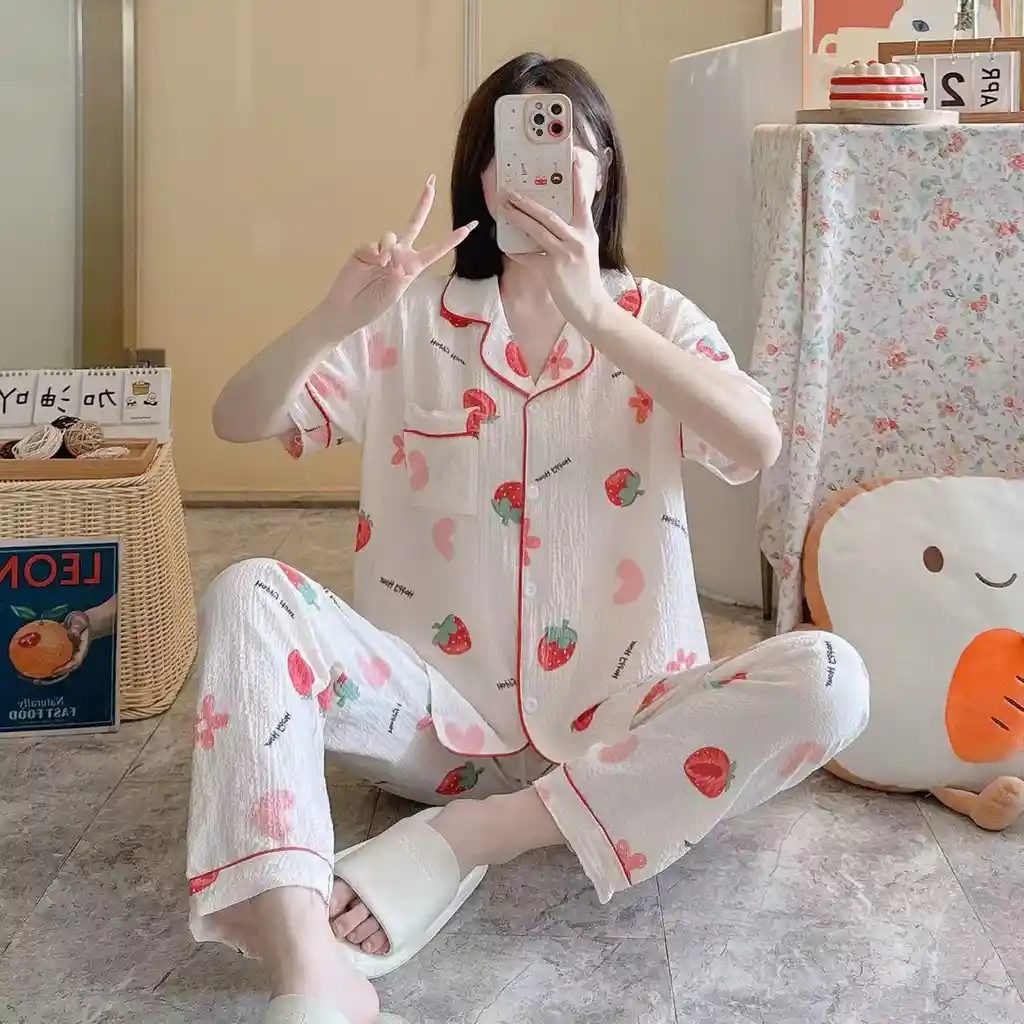 Pijama Dos Piezas Fresas Talla Única (camisa Botón + Pantalón)