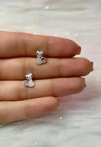 Aretes Mini Gatitos En Plata Con Brillantes