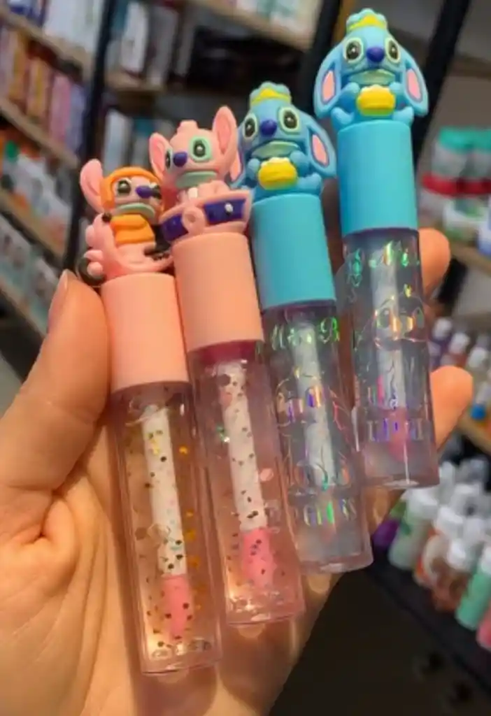 Lip Gloss Stitch Aroma Frutal Con Brillos, Labial Hidratante Efecto Luminoso