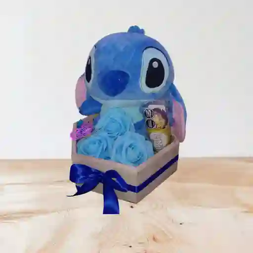 Detalle Con Rosas Eternas Y Stitch