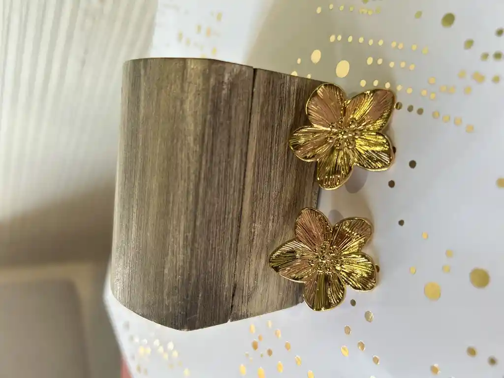 Aretas Gardenias Doradas