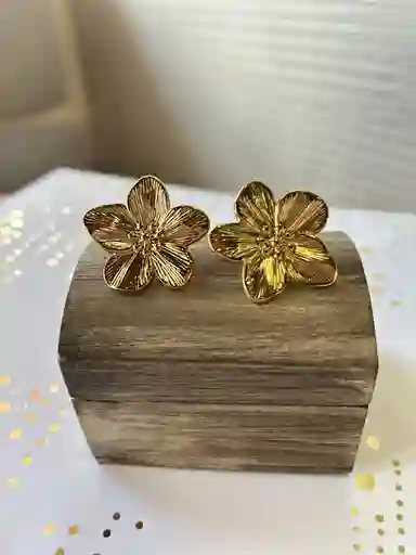 Aretas Gardenias Doradas