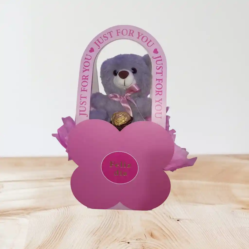 Detalle Caja En Forma De Flor Con Oso De Peluche
