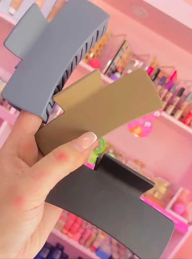 🖤 Pinza De Cabello Mediana – Acabado Mate
