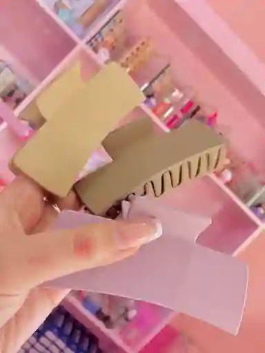 🖤 Pinza De Cabello Mediana – Acabado Mate