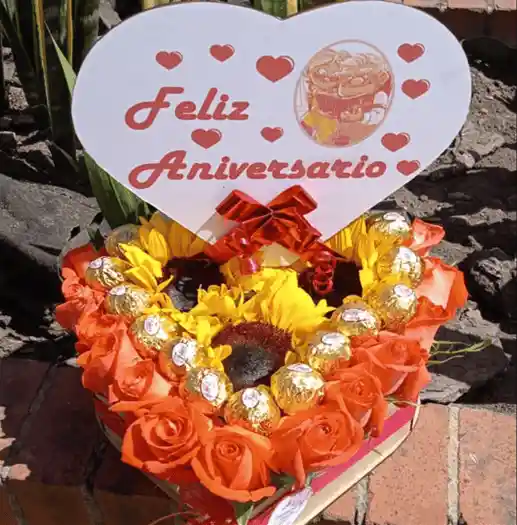 Corazón 24 Rosas + 3 Girasoles + Chocolates