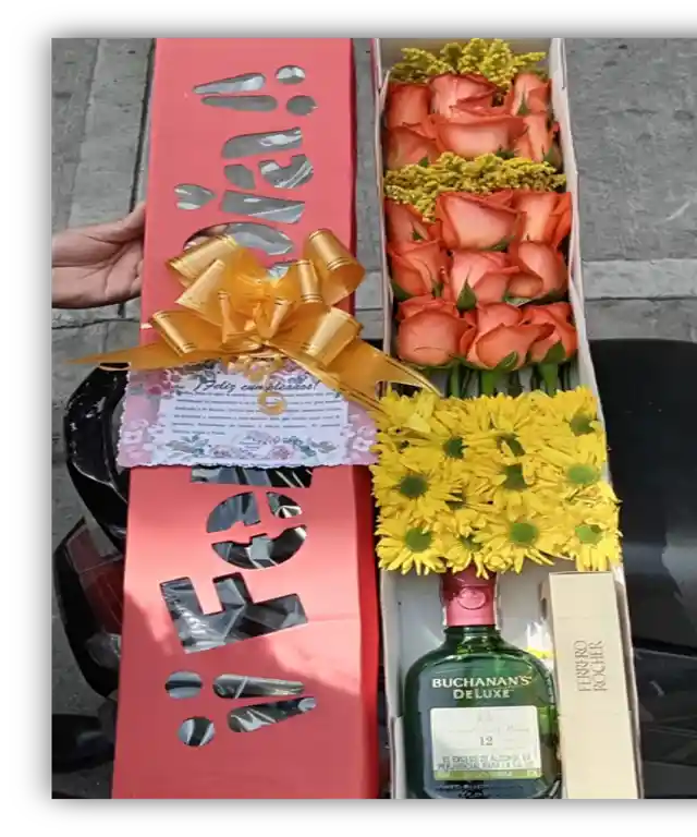 Caja 15 Rosas + 1/2 Buchanas + Chocolates