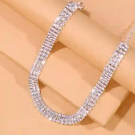 ✨ Collar “glow Queen” – Brilla Sin Pedir Permiso ✨