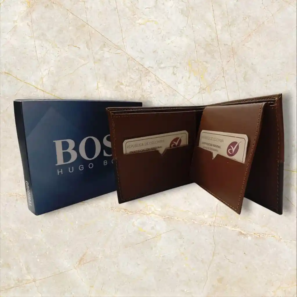Billetera Hombre Hugo Boss Cuero Genuino De Alta Calidad Color Café - Grabado