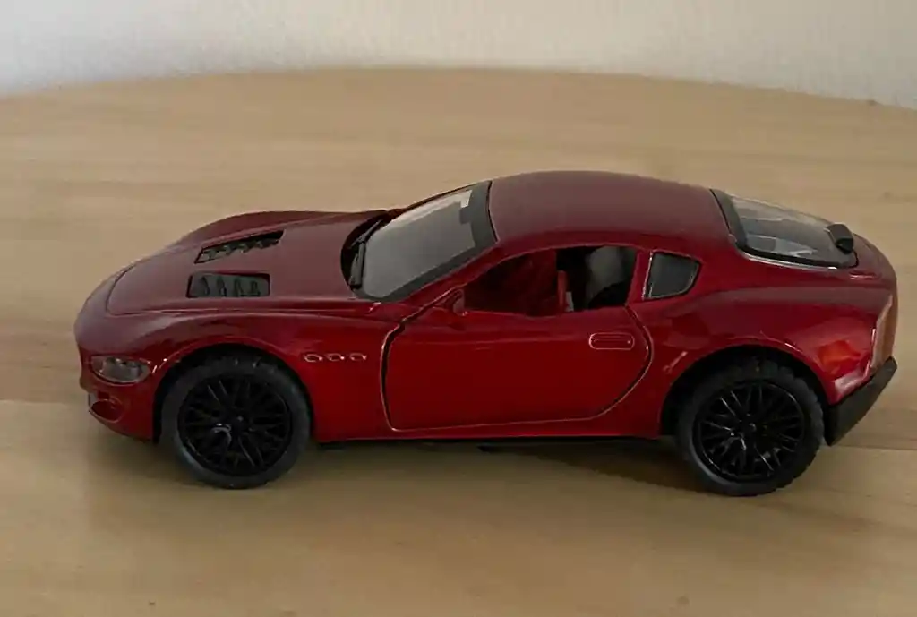 Vehículo Maserati Gran Turismo Edition Escala 1:32 Color Rojo