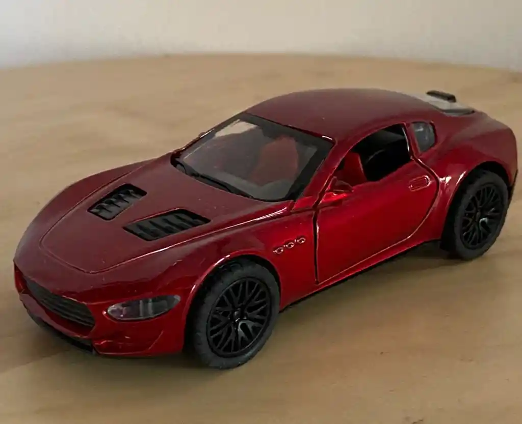 Vehículo Maserati Gran Turismo Edition Escala 1:32 Color Rojo