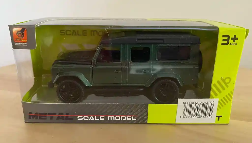 Vehículo Land Rover Defender Escala 1:32 Color Verde Militar