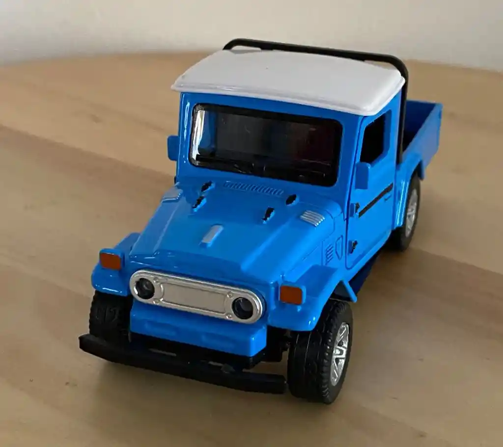 Vehículo Toyota Land Cruiser Escala 1:32 Color Azul