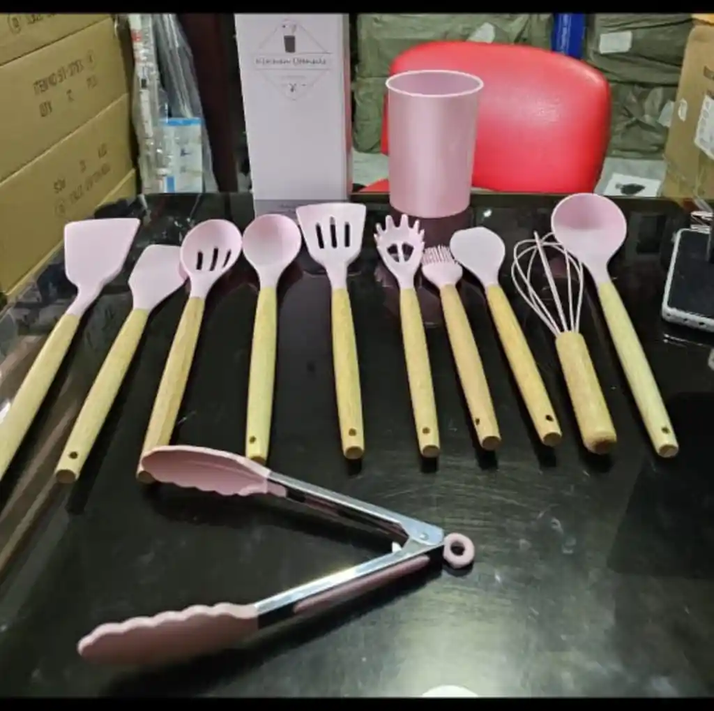 Set De Utensilios Para Cocina En Silicona Con Mango De Madera 12 Piezas Cucharas Rosadas