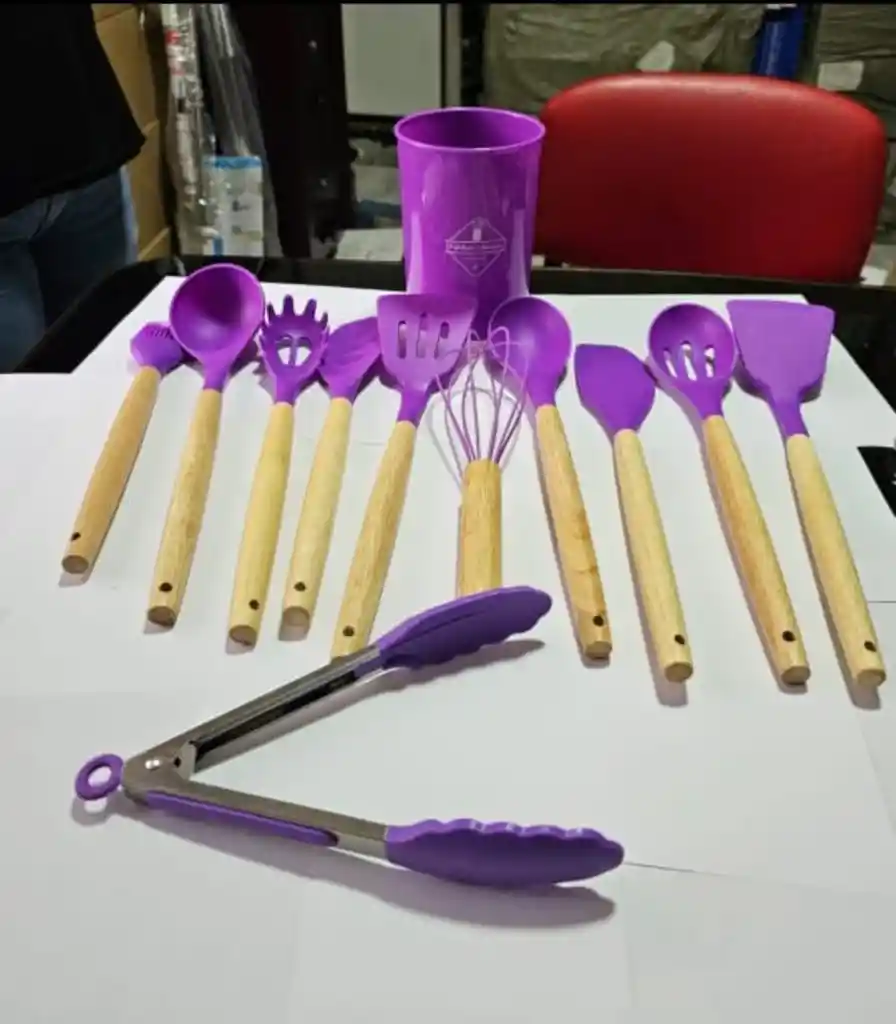 Set De Utensilios Para Cocina En Silicona Con Mango De Madera 12 Piezas Cucharas Color Morado