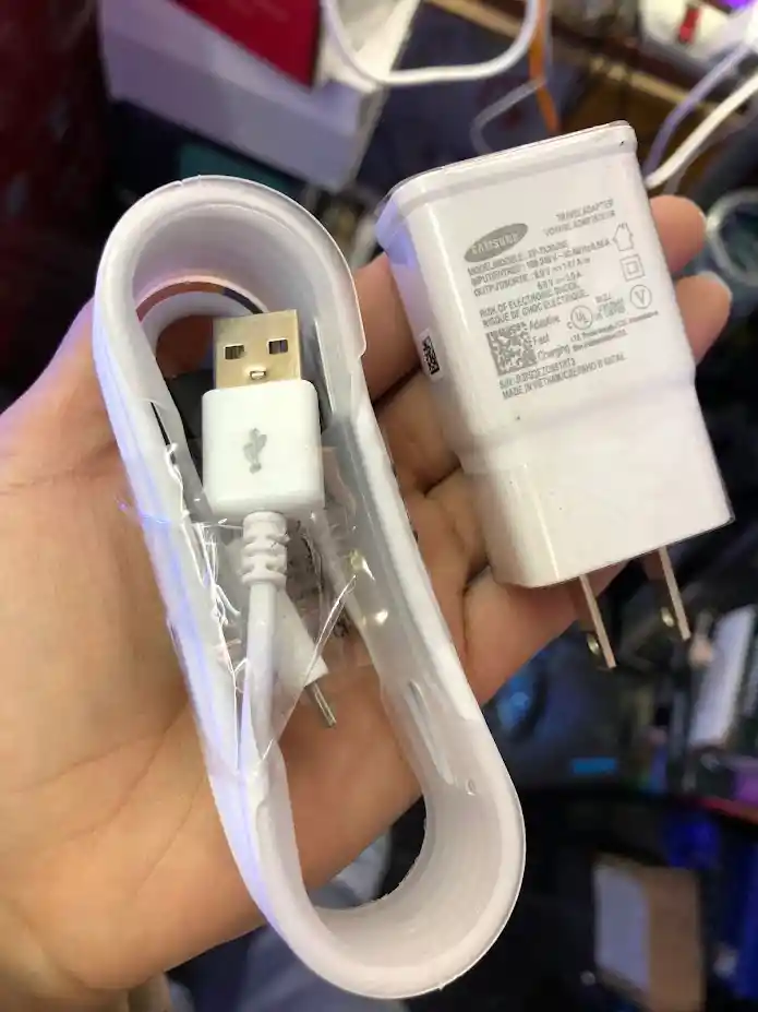 Cargador Completo V8 Cable + Adaptador Samsung Blanco