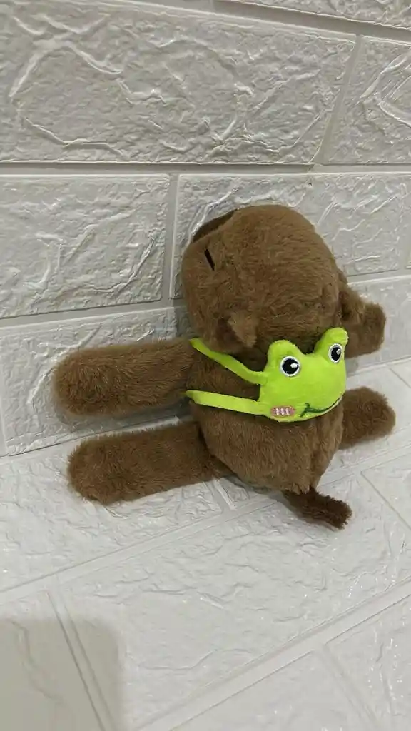 Pulcera Peluche Capibara + Movimiento De Cola + Musical