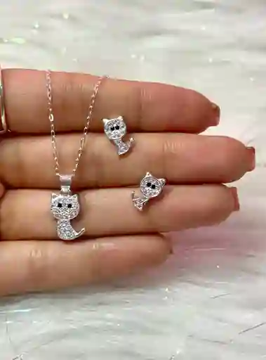 Trio De Aretes Y Collar En Plata Con Diseño De Gato Y Gatito Brillante