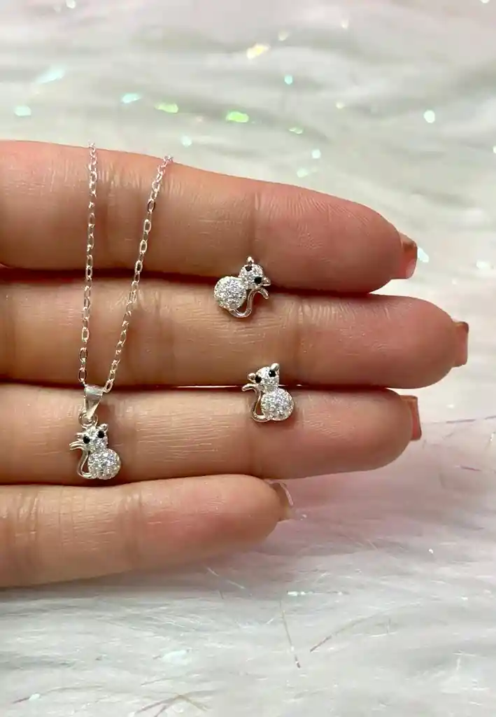 Set De Aretes Y Collar Con Diseño De Gato Brillante Elegance