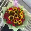 Flores Rosas Y Girasoles De Lujo