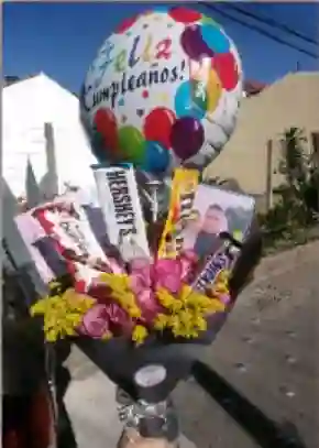 Bouquet De 24 Rosas + Barras De Chocolates