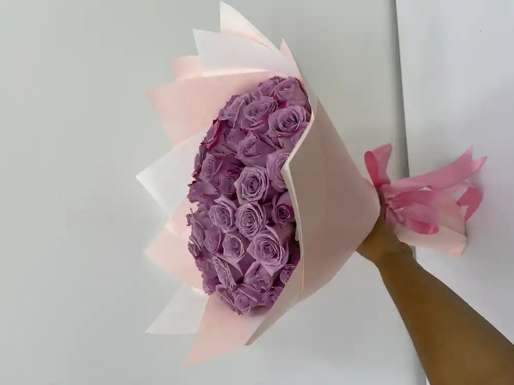 Hermoso Bouquet De 24 Rosas