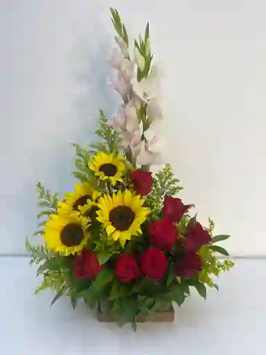 Hermoso Ramo De Rosa, Girasol Y Gladiolo