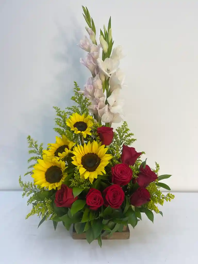 Hermoso Ramo De Rosa, Girasol Y Gladiolo