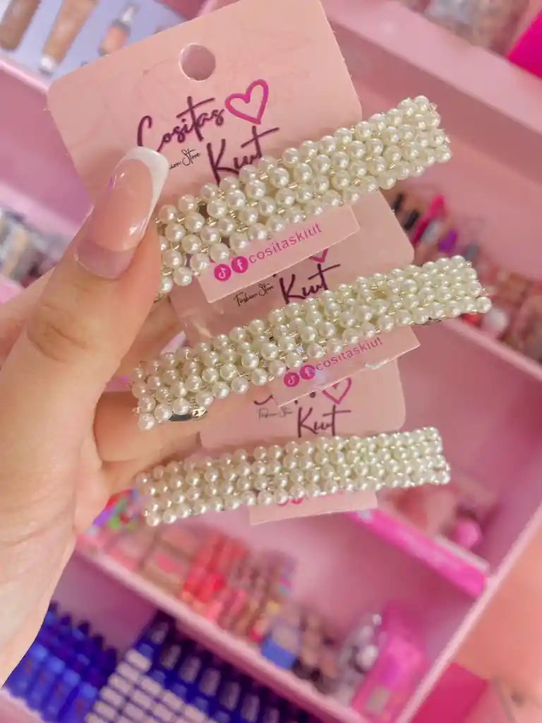 🤍 Pinza Con Perlas – Elegancia Instantánea Para Tu Peinado